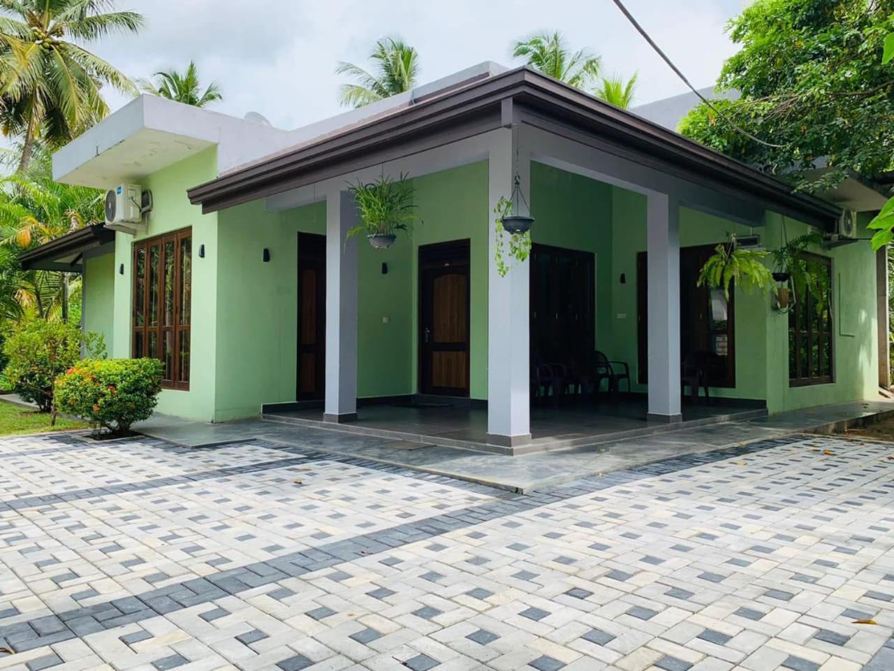 The Paramount Lodge Polonnaruwa Exterior photo