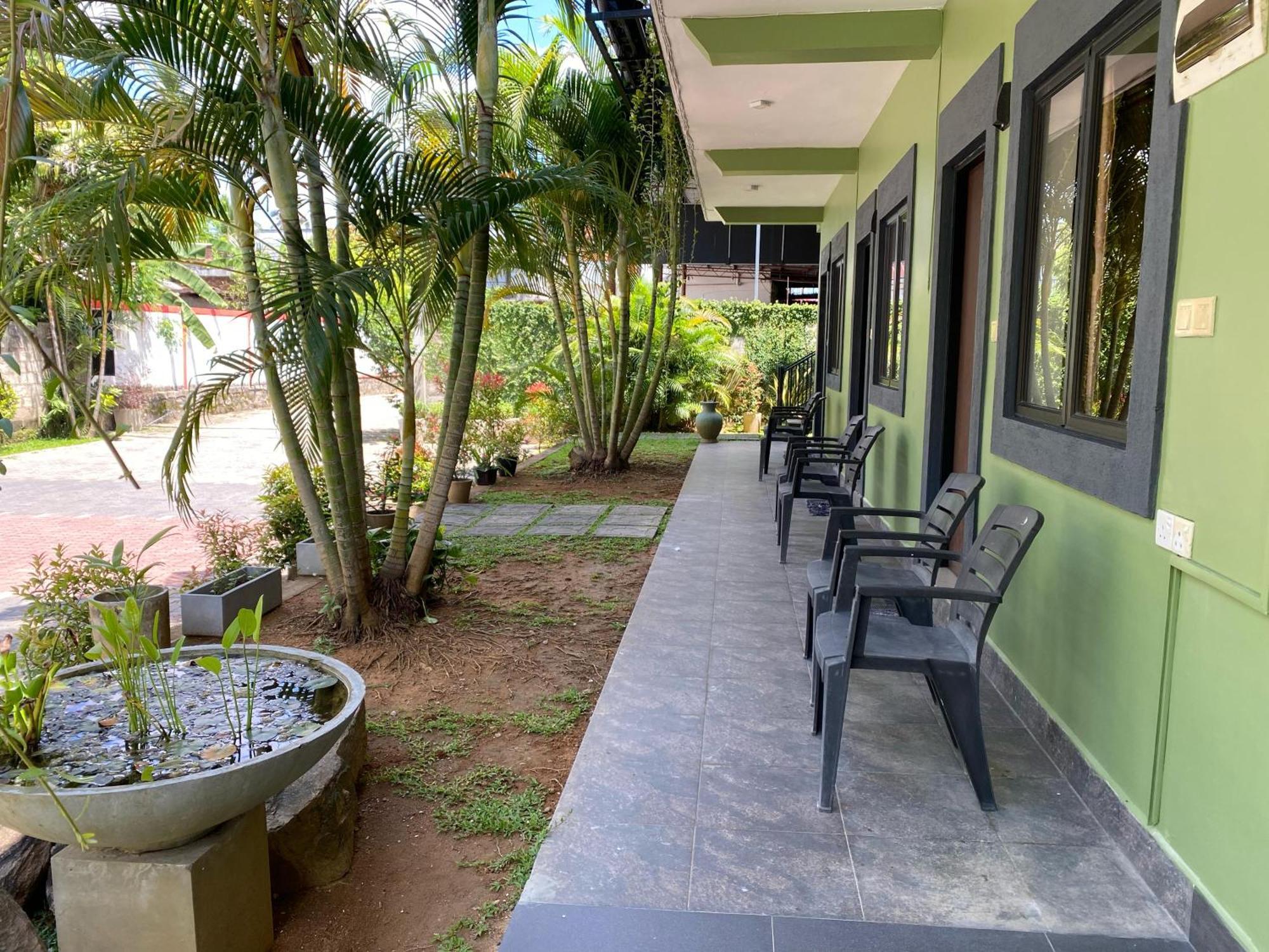 The Paramount Lodge Polonnaruwa Exterior photo